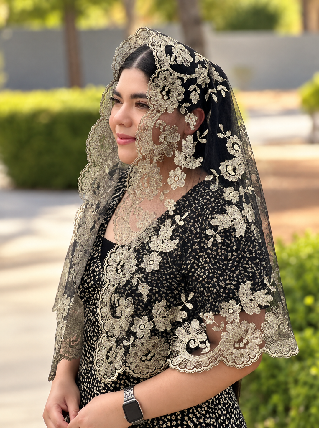 Olivia Maxi Veil Gold Metallic / Black