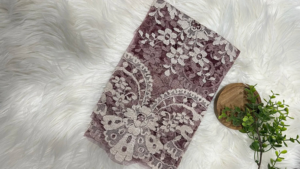 Beige / chianti